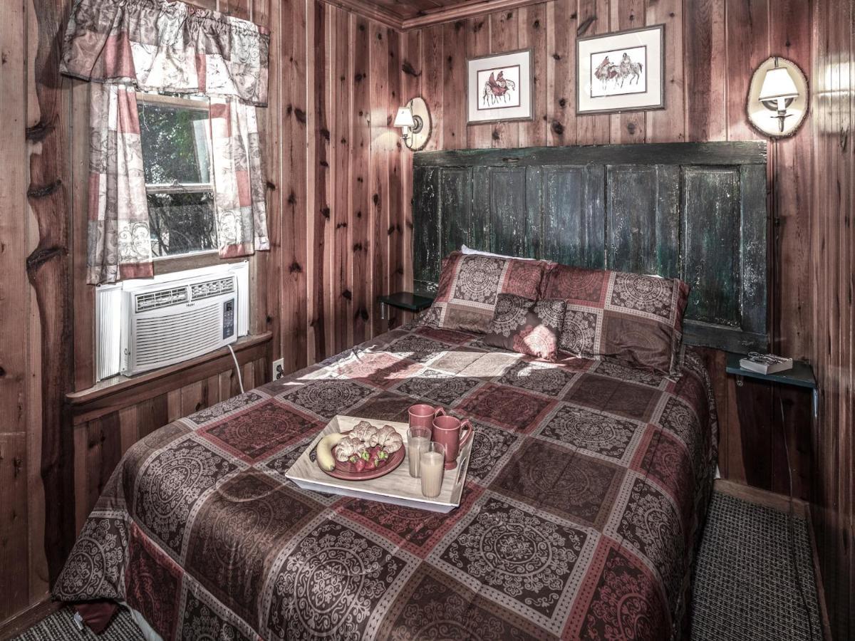 Perfect Cabin, 2 Bedrooms, Fireplace, Midtown, Sleeps 5 Ruidoso Exterior photo